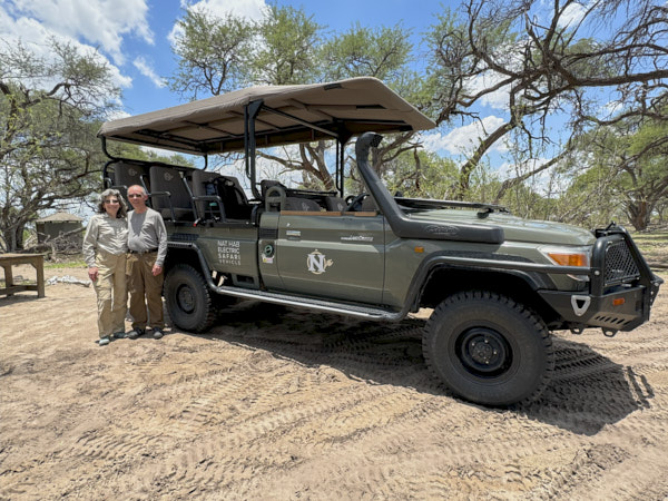 All-electric safari vehicle